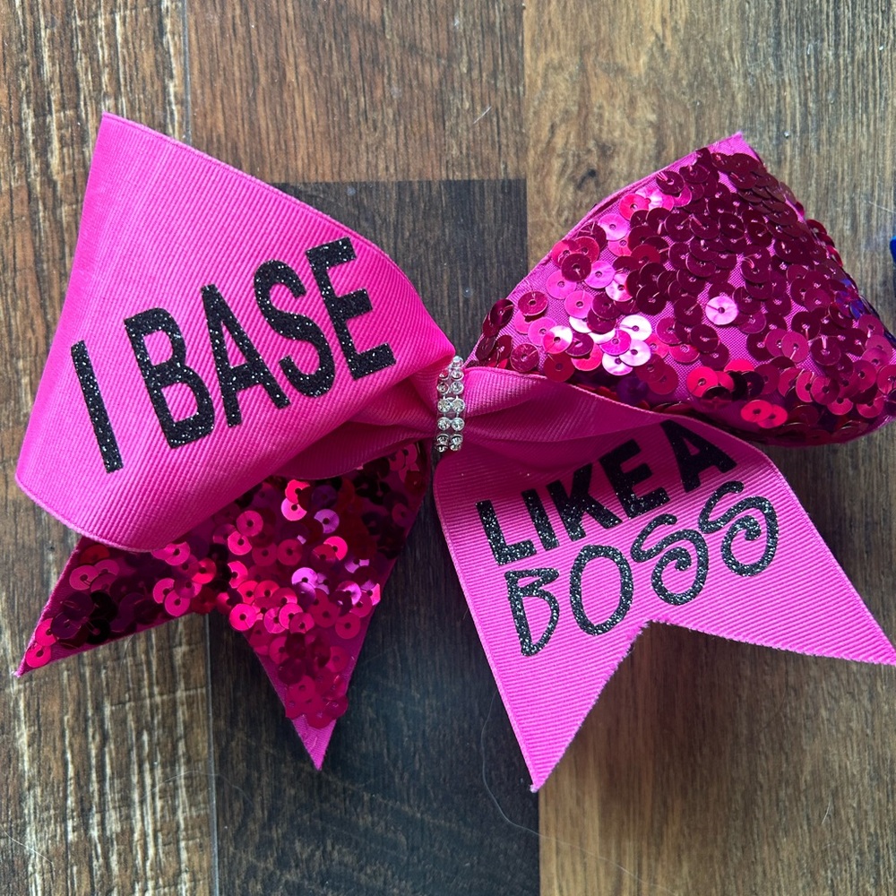 Cheer bow